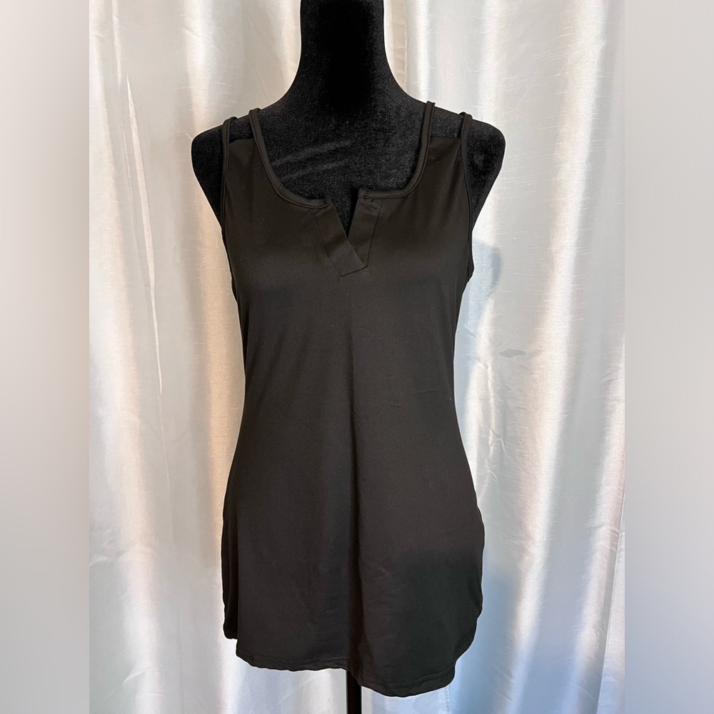 *NEVER WORN*** Black tank top with cute double straps.